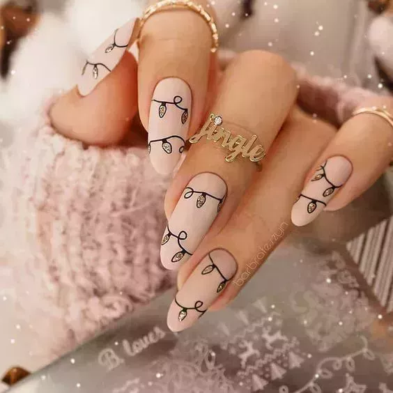 15 divertidos y creativos diseños de uñas de invierno para adolescentes