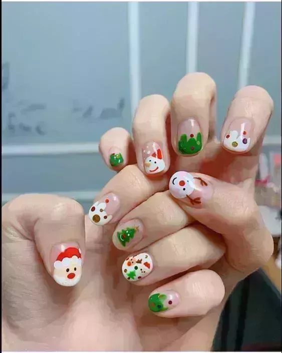 15 divertidos y creativos diseños de uñas de invierno para adolescentes