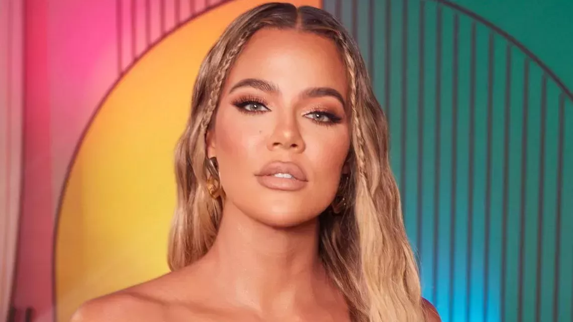 Khloé Kardashian se extirpa un tumor de la cara