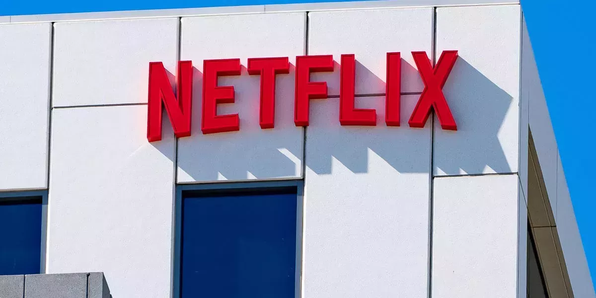 Un miembro del equipo en el set de la serie de Netflix sobre Jeffrey Dahmer dijo que el tráiler le provocó un trastorno de estrés postraumático después de que la trataran