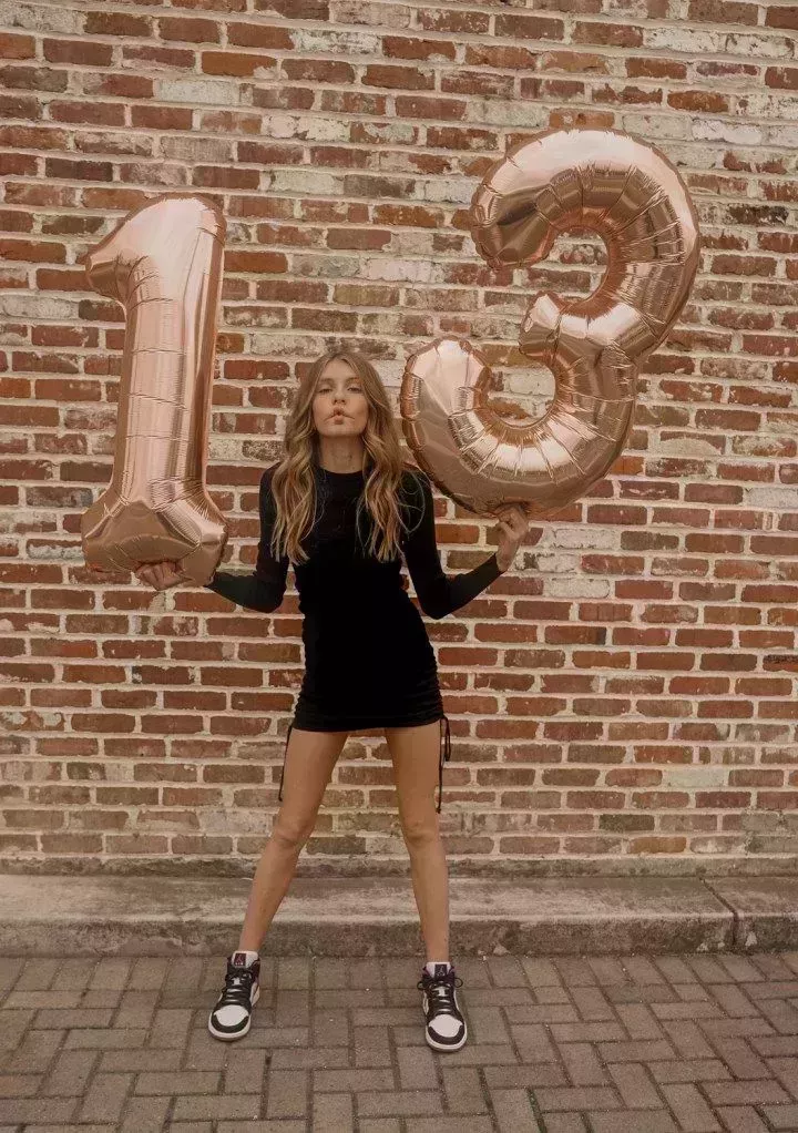 25 trajes de cumpleaños perfectos y bonitos para adolescentes