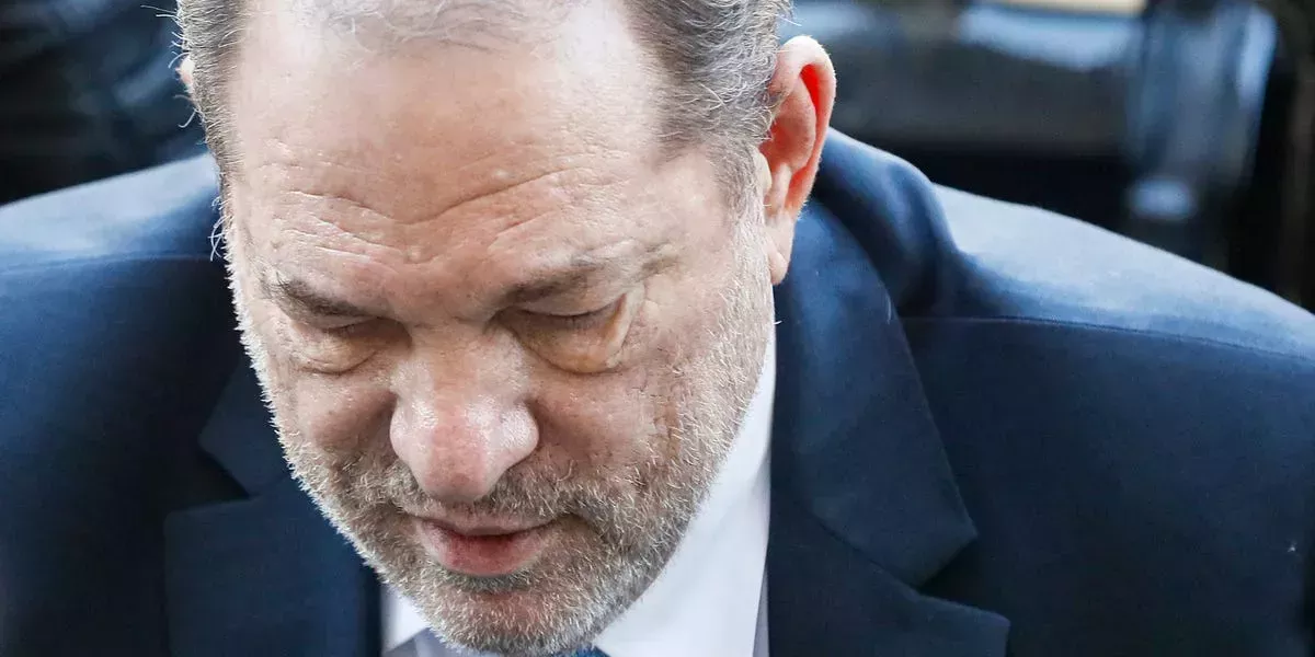 La acusadora de Harvey Weinstein describe los genitales 