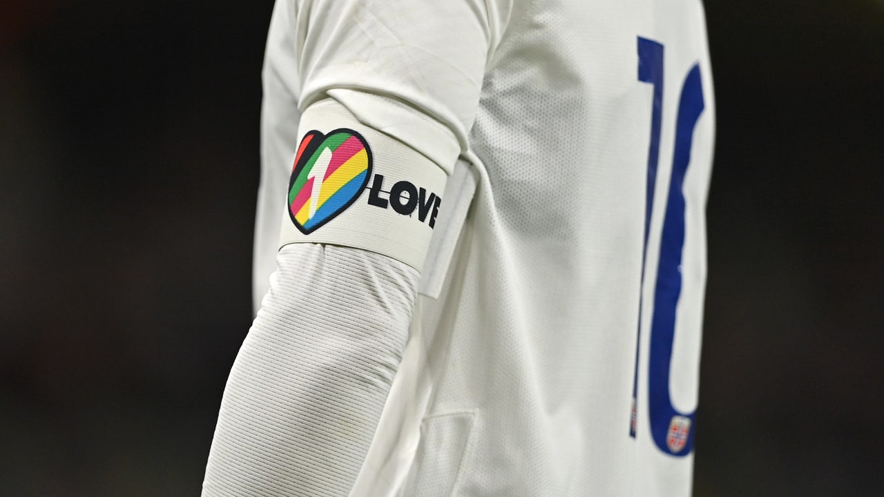 La FIFA prohibió los símbolos de solidaridad LGBTQ+ de los jugadores en el Mundial