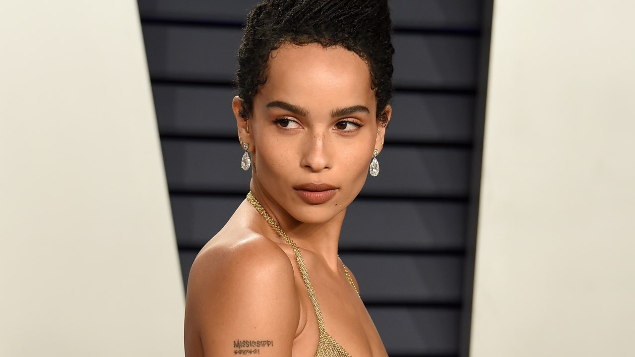 Zoë Kravitz se quita algunos de sus tatuajes