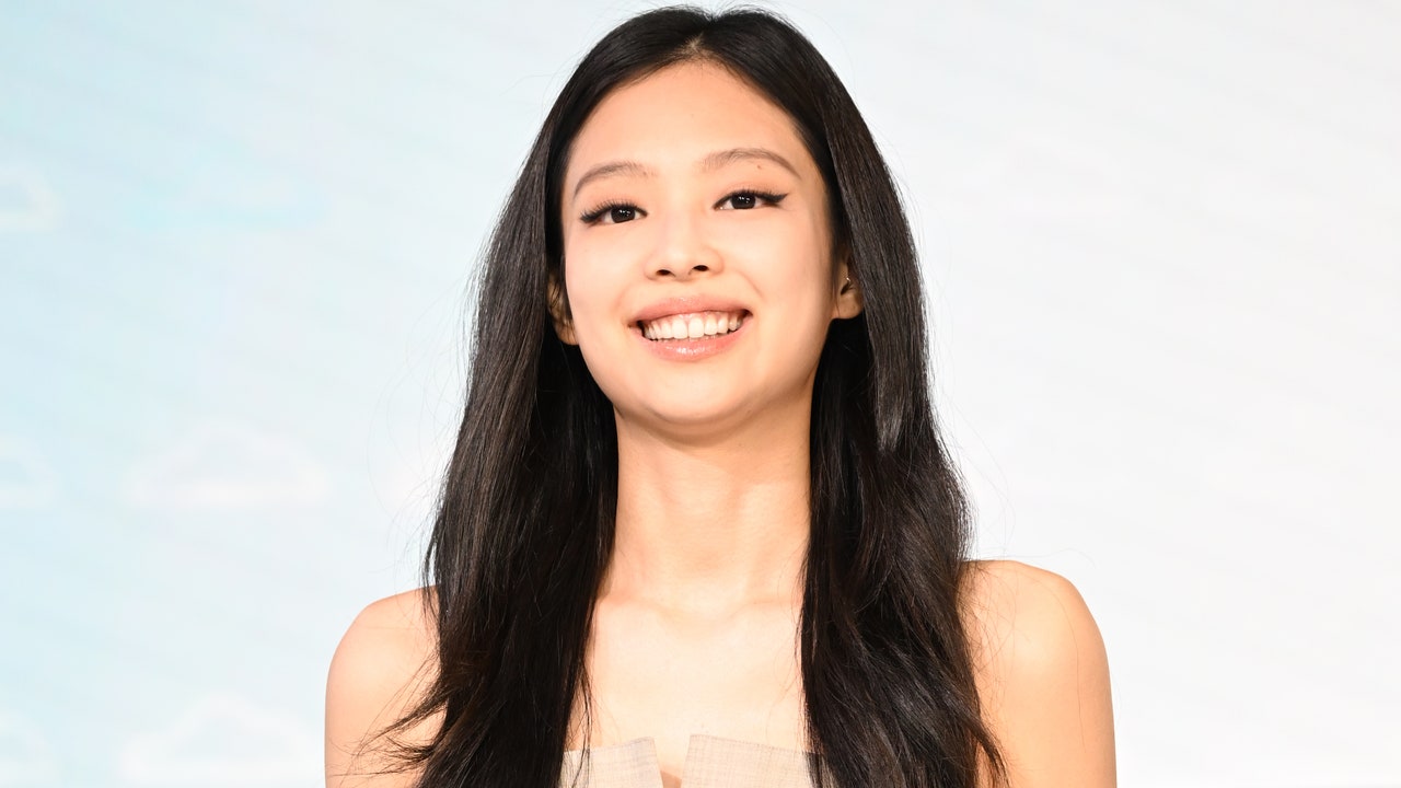 Jennie, de BLACKPINK, lució un top "Run Hany" y ya está a la venta