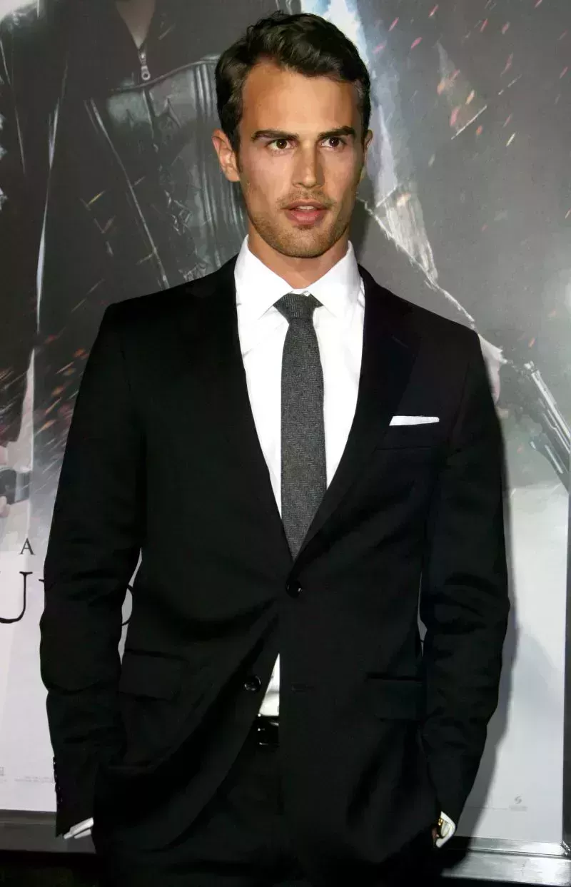 La transformación de Theo James en Hollywood en fotos: De 'Divergente' a la actualidad