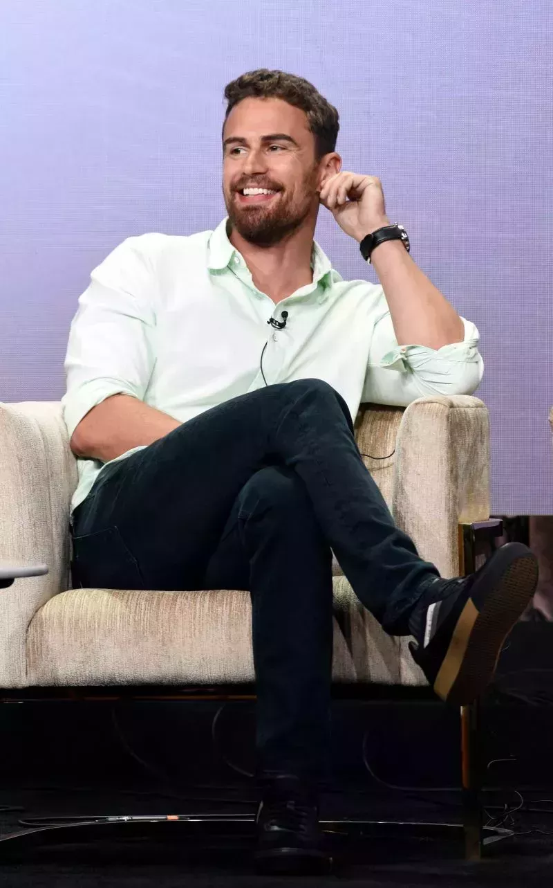 La transformación de Theo James en Hollywood en fotos: De 'Divergente' a la actualidad
