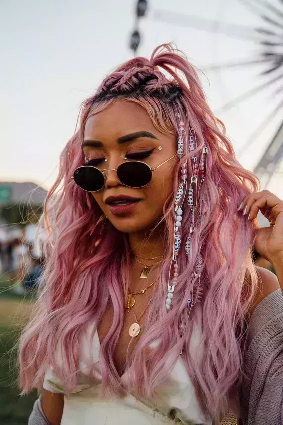 50 peinados de moda para Coachella en 2023