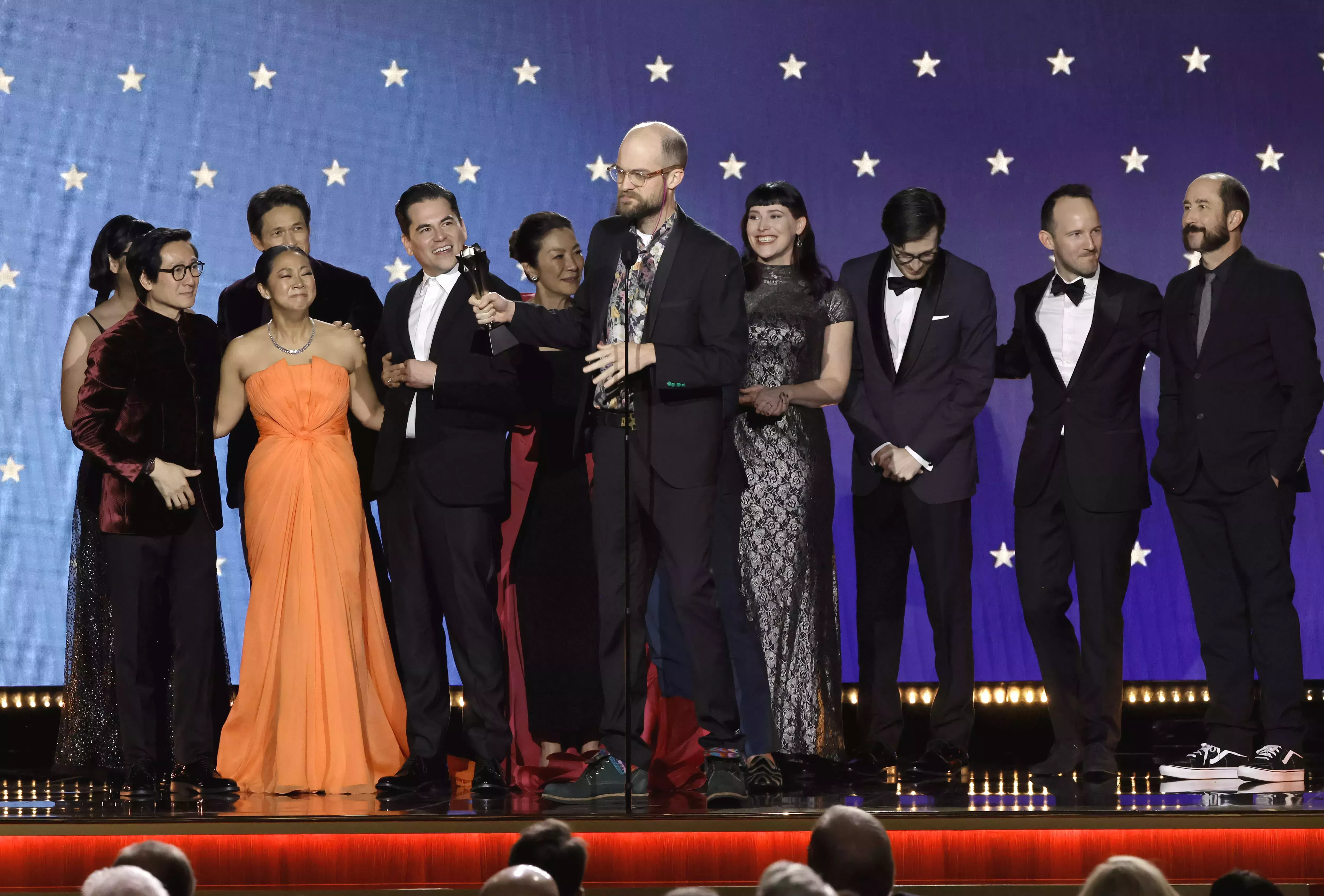 

	
		Lista completa de ganadores de los Critics' Choice Awards 2023: Todo a la vez en todas partes', 'Abbott Elementary' y 'Better Call Saul' se llevan los máximos galardones
	
	