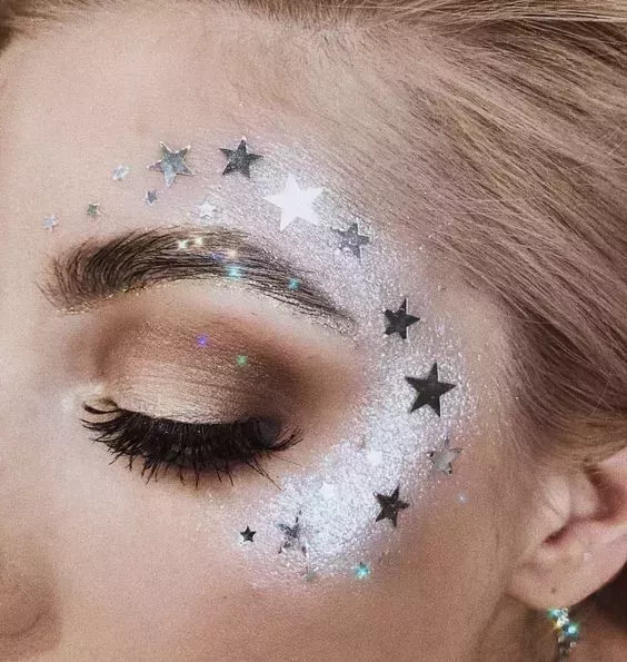 Los 50 mejores looks de maquillaje para Coachella que te encantarán en 2023