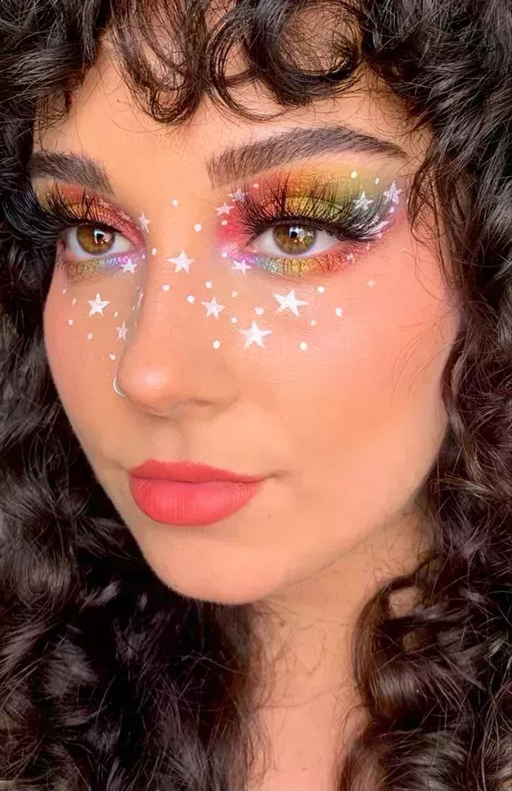 Los 50 mejores looks de maquillaje para Coachella que te encantarán en 2023