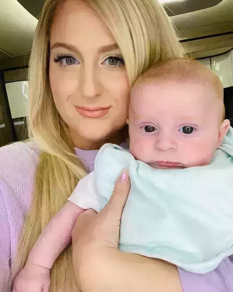 ¡Meghan Trainor y Daryl Sabara son padres! Vea las fotos del bebé de su hijo Riley