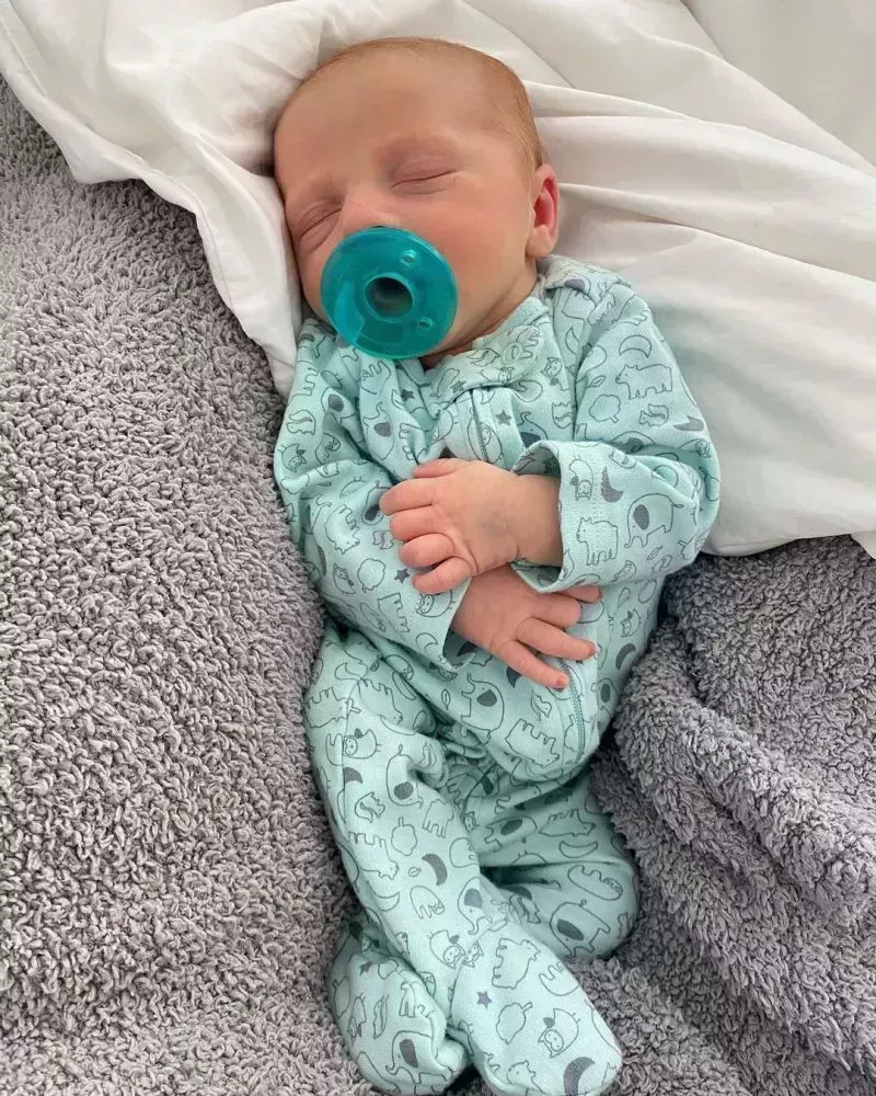 ¡Meghan Trainor y Daryl Sabara son padres! Vea las fotos del bebé de su hijo Riley