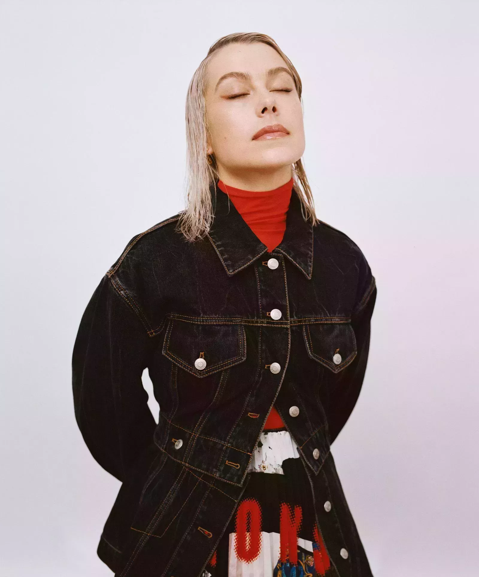 Phoebe Bridgers quiere que sepas que es sano estar enfadado