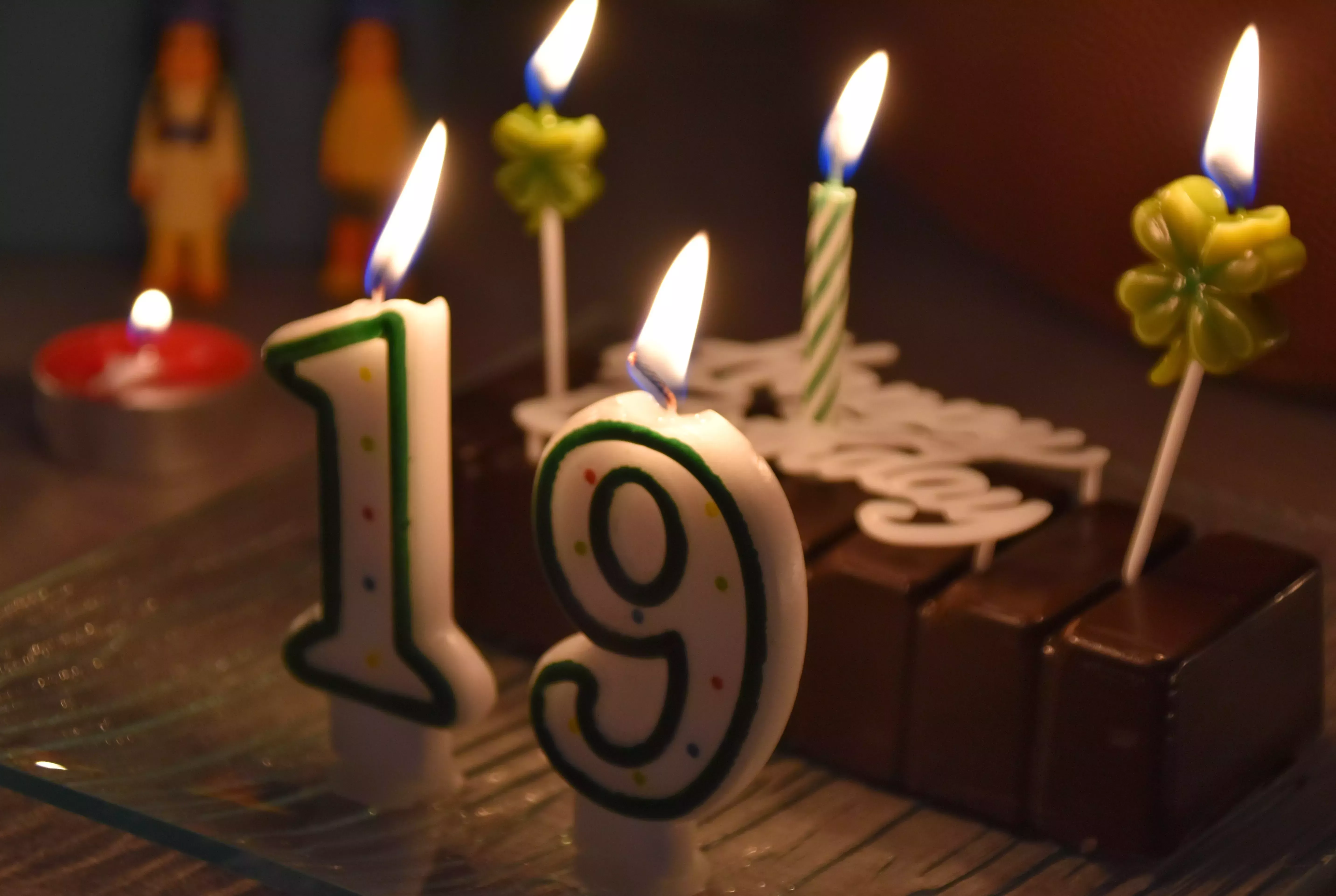 ¿Cuándo se convierten los niños en adultos?