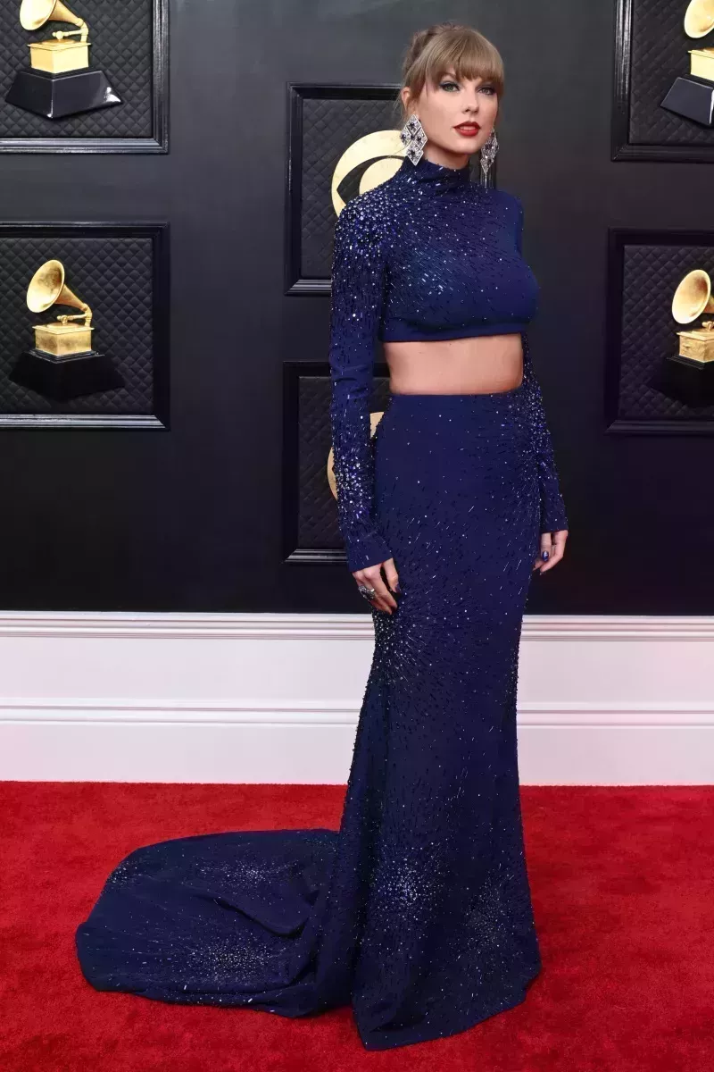 Jóvenes estrellas de Hollywood en la alfombra roja de los Grammy 2023: Fotos de la llegada