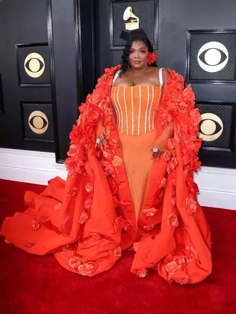 Jóvenes estrellas de Hollywood en la alfombra roja de los Grammy 2023: Fotos de la llegada