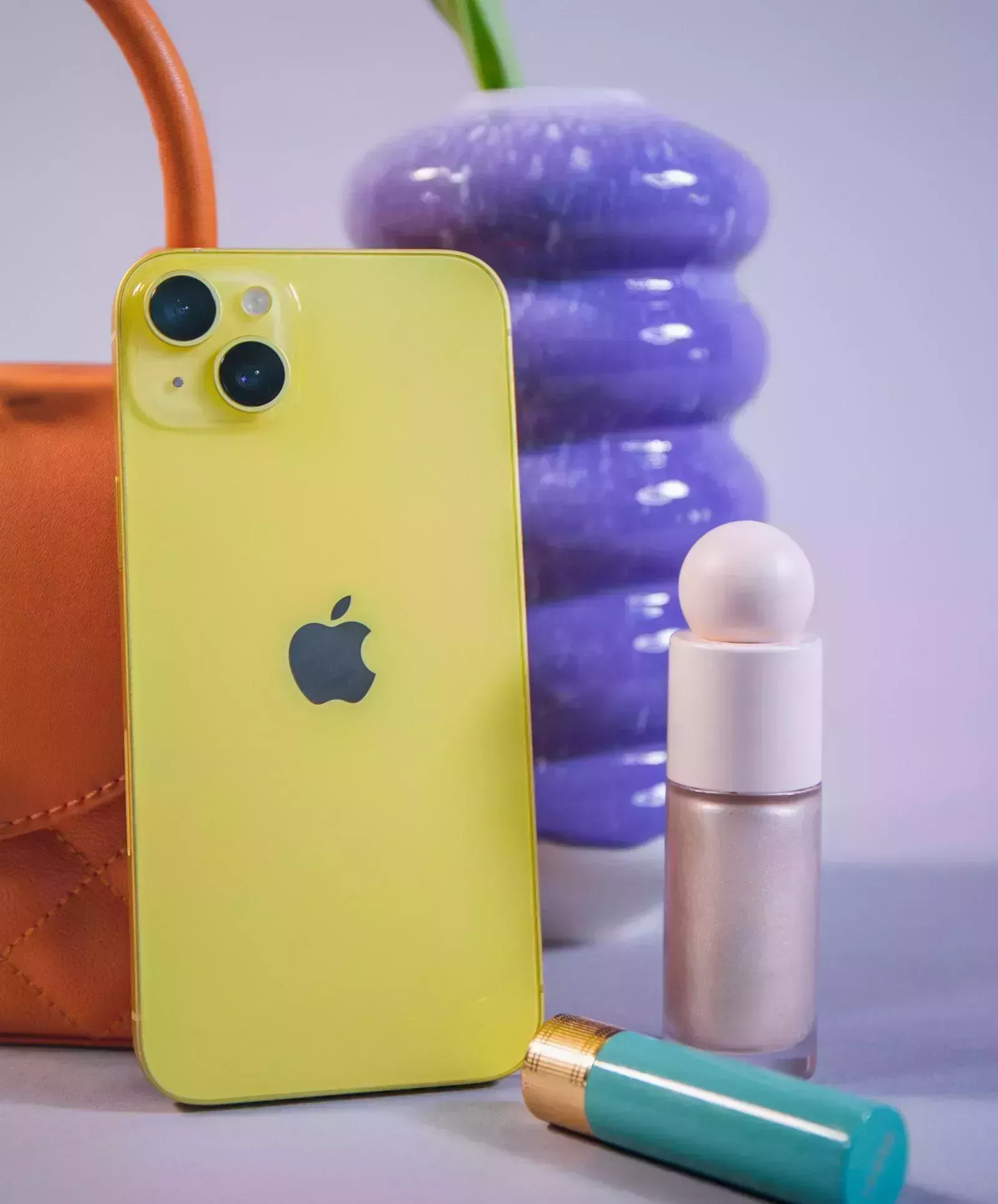 El nuevo color del iPhone 14 es el último accesorio de moda antes de la primavera