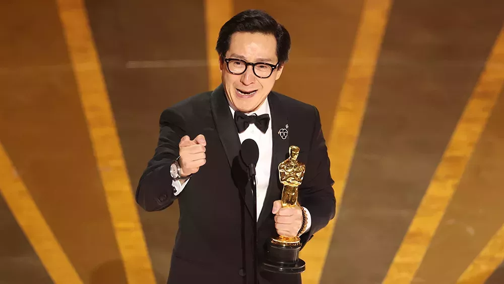 

	
		Ke Huy Quan lucha entre lágrimas al ganar el Oscar al mejor actor de reparto: 