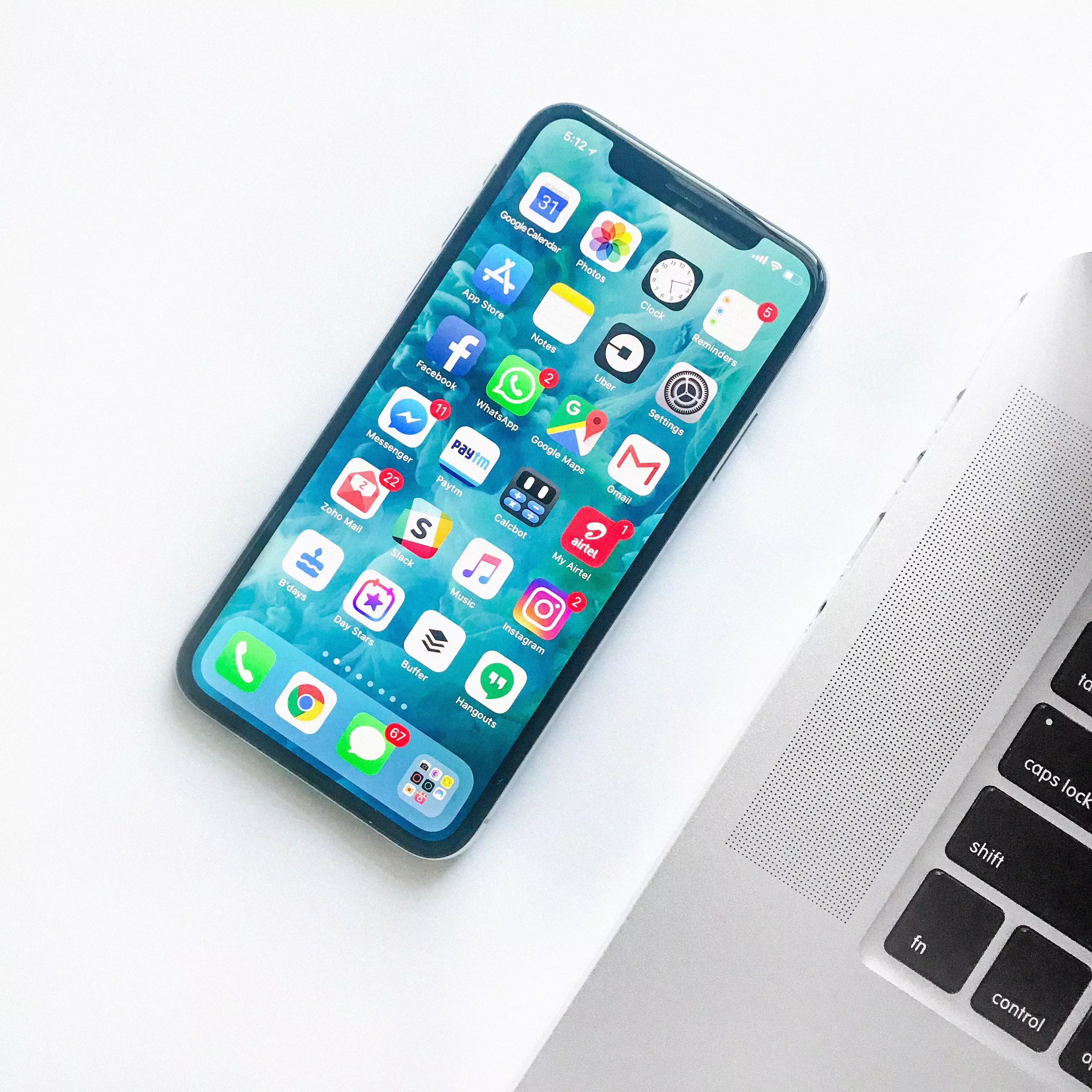 Los adultos son al juego lo que los niños al teléfono