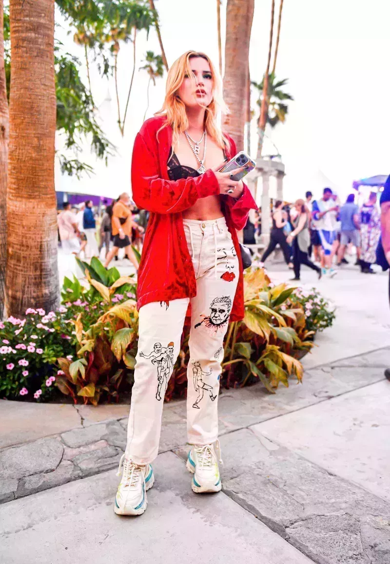 Coronas de flores y mucho más Fotos de los mejores looks de las celebrities en Coachella