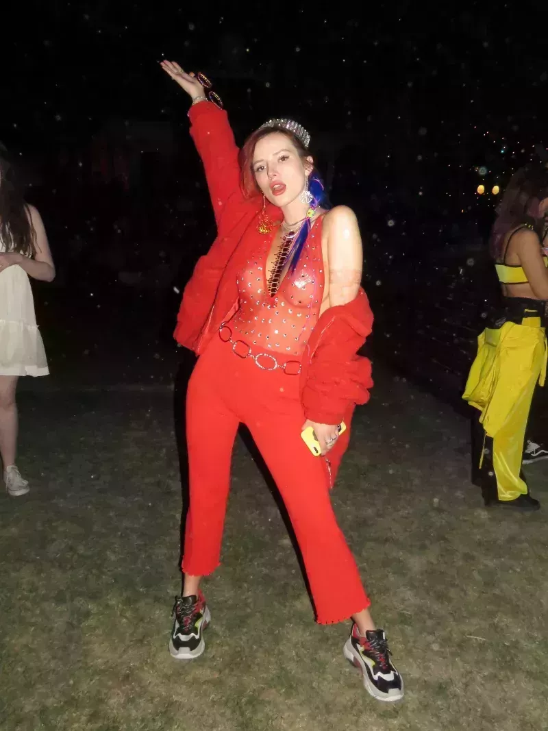 Coronas de flores y mucho más Fotos de los mejores looks de las celebrities en Coachella