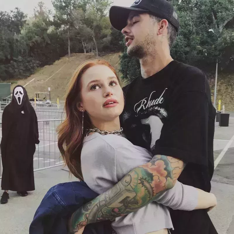 Cronología completa de la relación y ruptura de Madelaine Petsch y Travis Mills