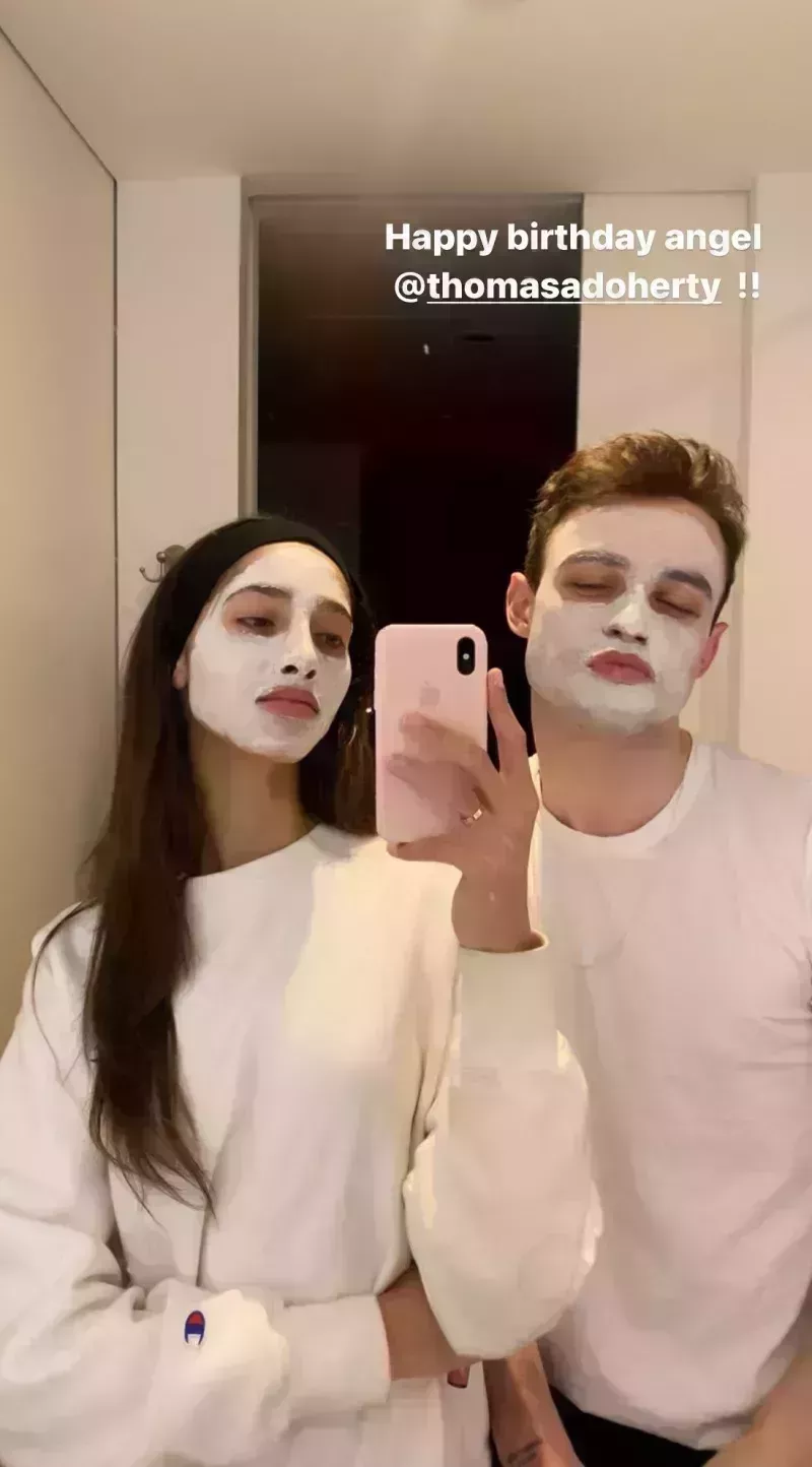 Cronología de la relación entre Thomas Doherty y su novia Yasmin Wijnaldum