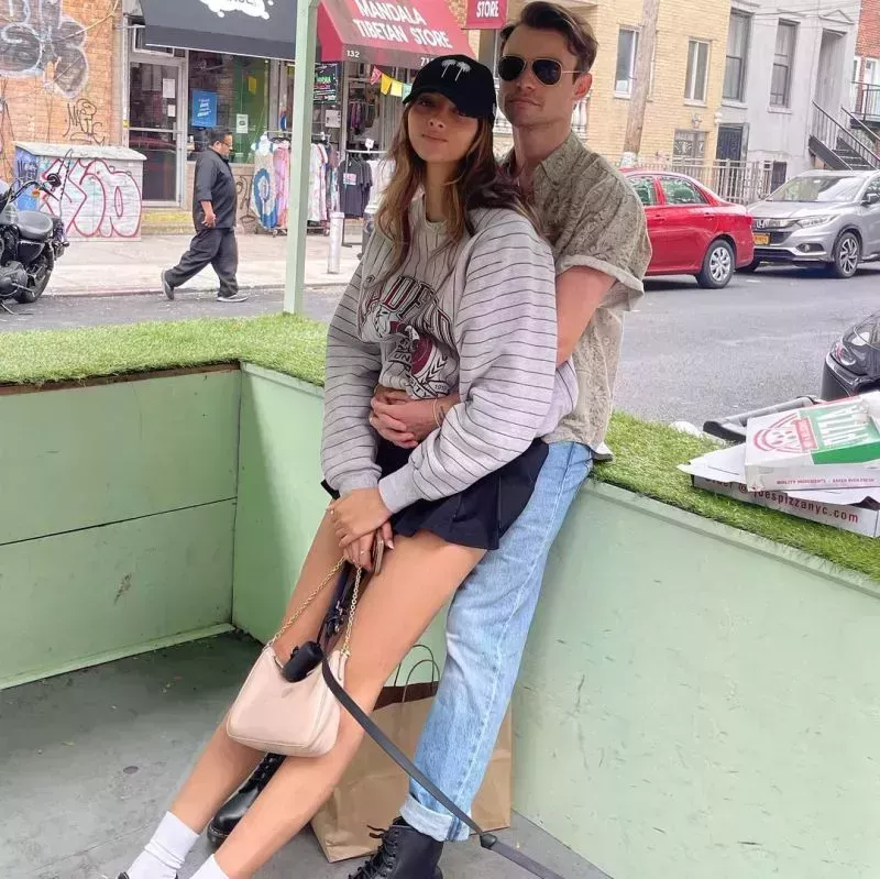 Cronología de la relación entre Thomas Doherty y su novia Yasmin Wijnaldum