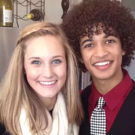 Desglose completo de la relación de Jordan Fisher con su amor de muchos años Ellie Woods