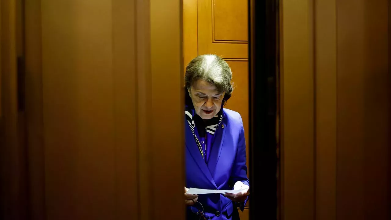 Dianne Feinstein se está convirtiendo en un gran lastre, y los republicanos lo saben