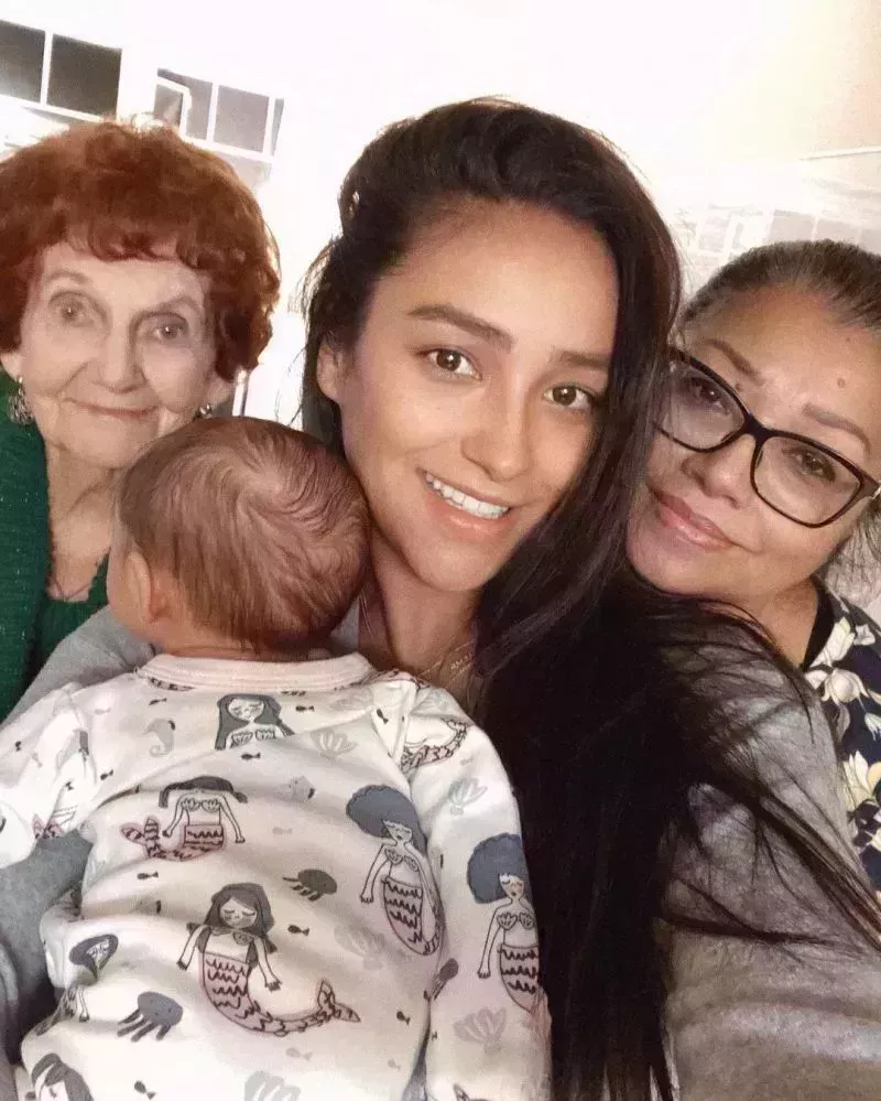 Las fotos más bonitas de Shay Mitchell y sus hijas