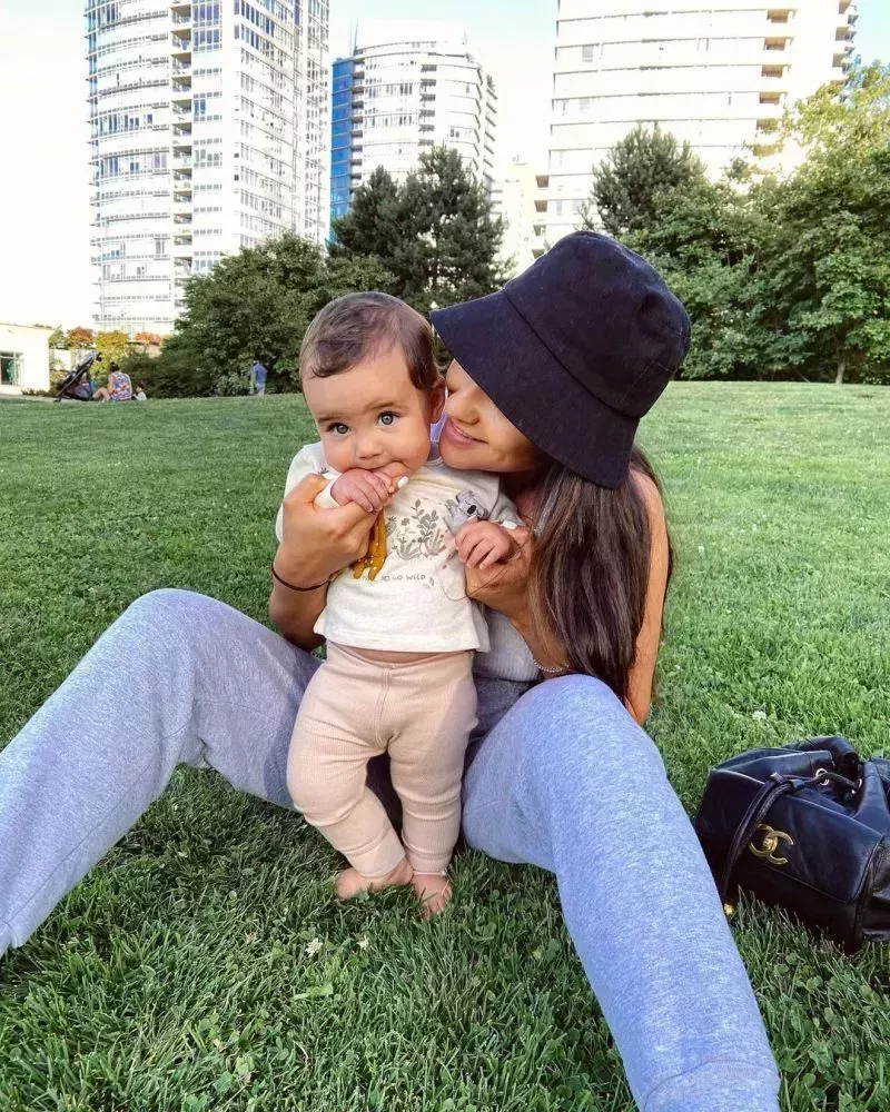 Las fotos más bonitas de Shay Mitchell y sus hijas