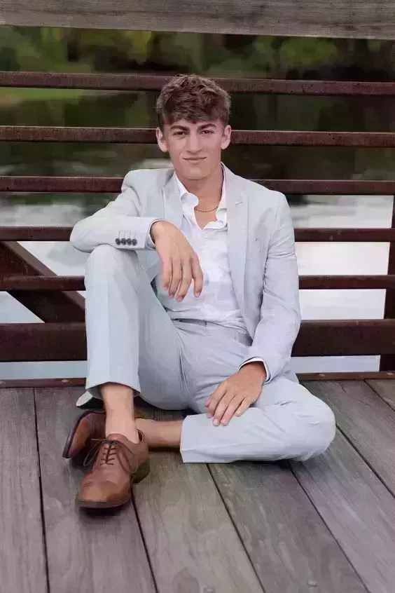 Los 25 mejores trajes de graduación para chicos