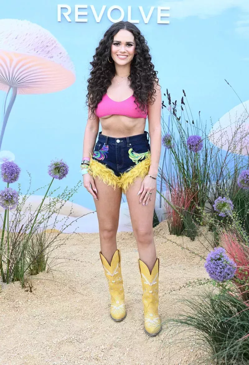 ¡Los mejores momentos en bikini de Madison Pettis! Ver fotos de la ex estrella de Disney