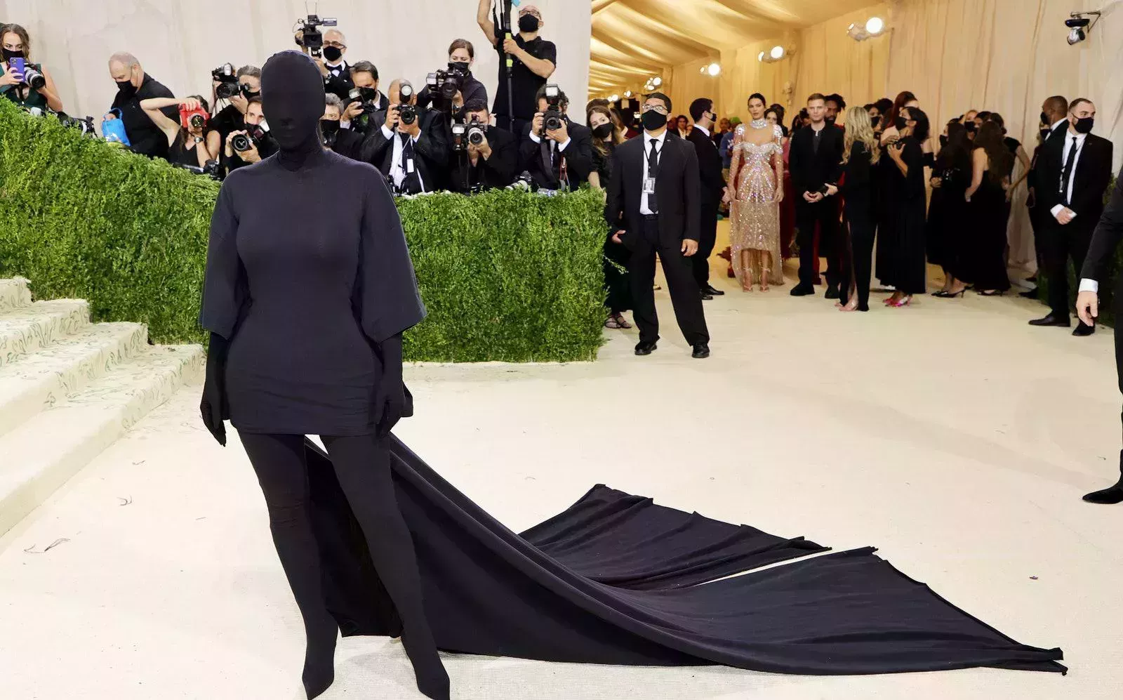 Todos los looks de las Kardashian en la Gala del Met a lo largo de los años