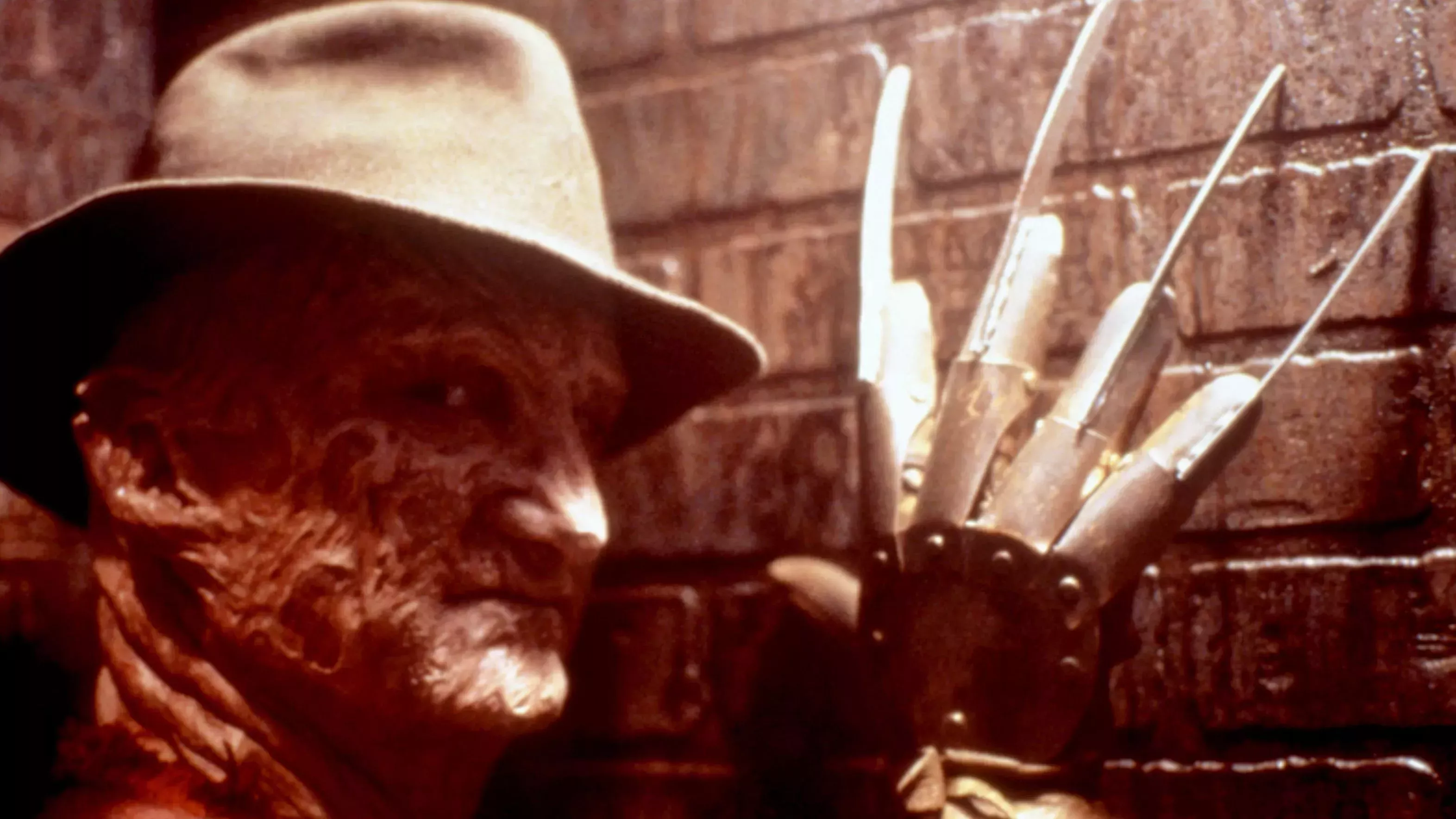 El actor de Freddy Krueger, Robert Englund, habla de sus 50 años de carrera, de por qué no volverá a interpretar a Freddy y de quién debería ser el próximo villano de 'Elm Street'
