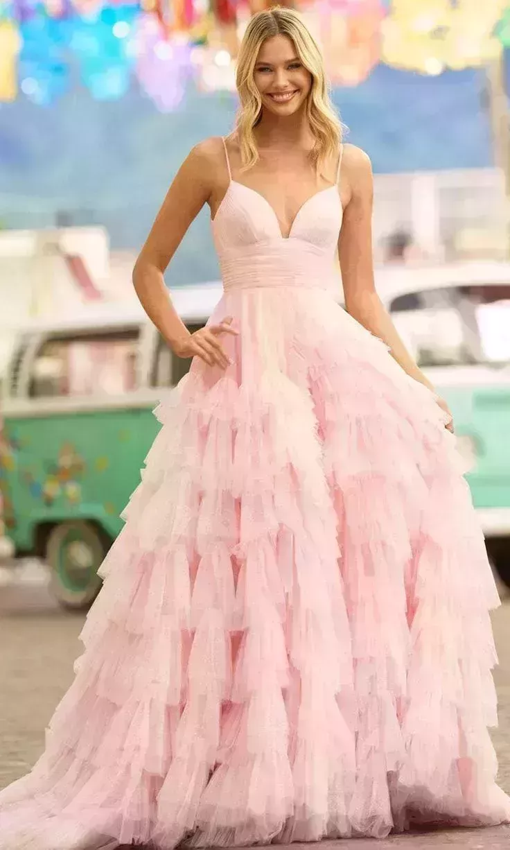 50 hermosas ideas de vestidos de graduación en 2023