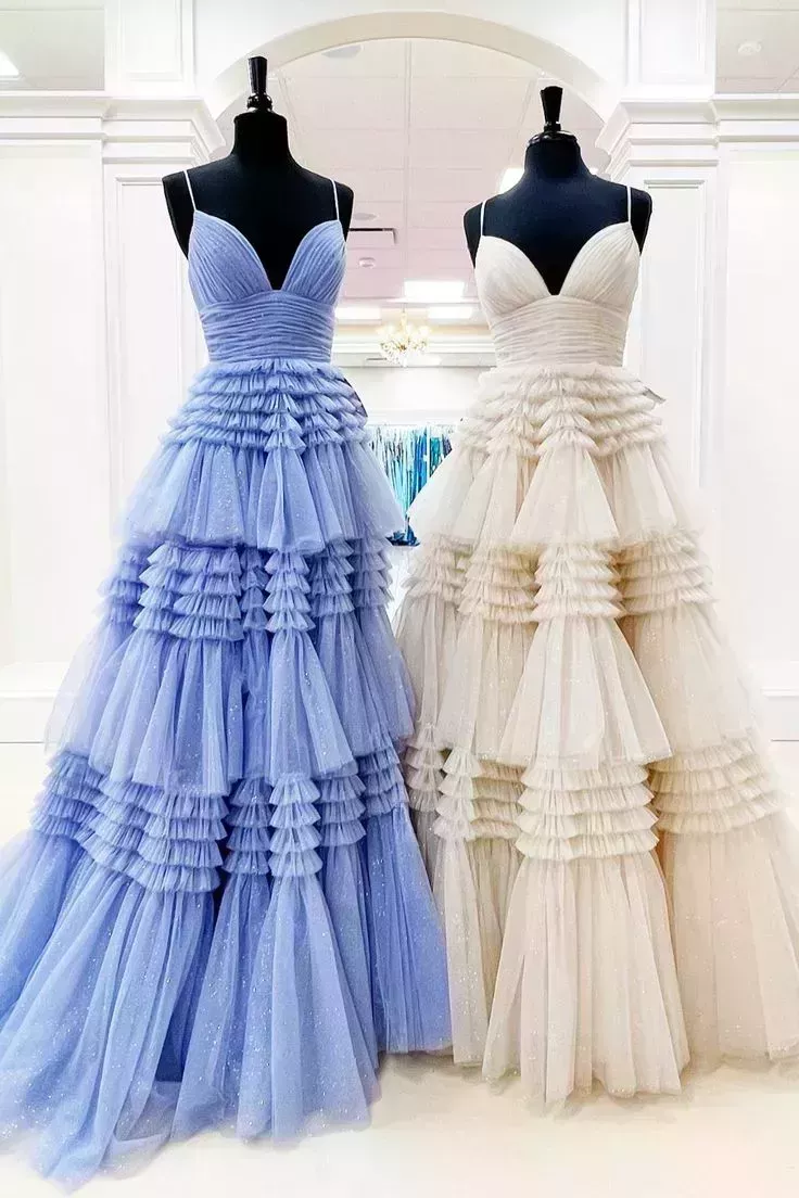 50 hermosas ideas de vestidos de graduación en 2023