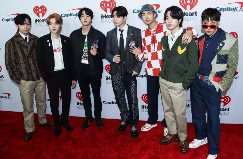 Amigas en el mundo de la música Mira la cronología de la amistad entre BTS y Halsey