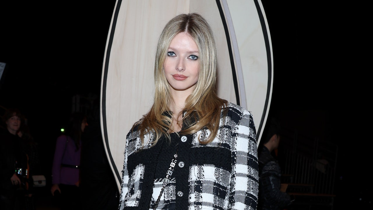 Apple, la hija de Gwyneth Paltrow, lució su polémico look de 2002