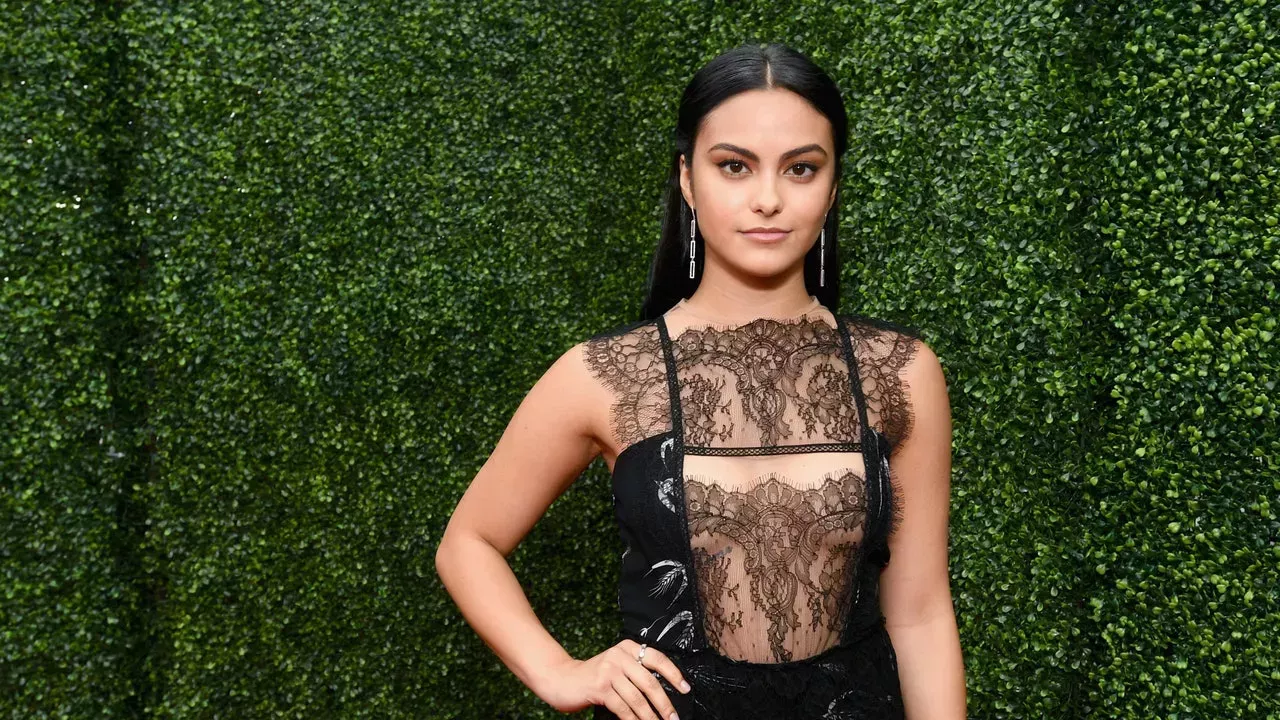 Camila Mendes se hizo un nuevo tatuaje en sutil homenaje a "Riverdale"