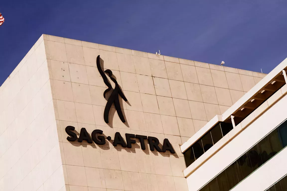 El mediador federal estará en las conversaciones SAG-AFTRA cuando se acerque la medianoche límite