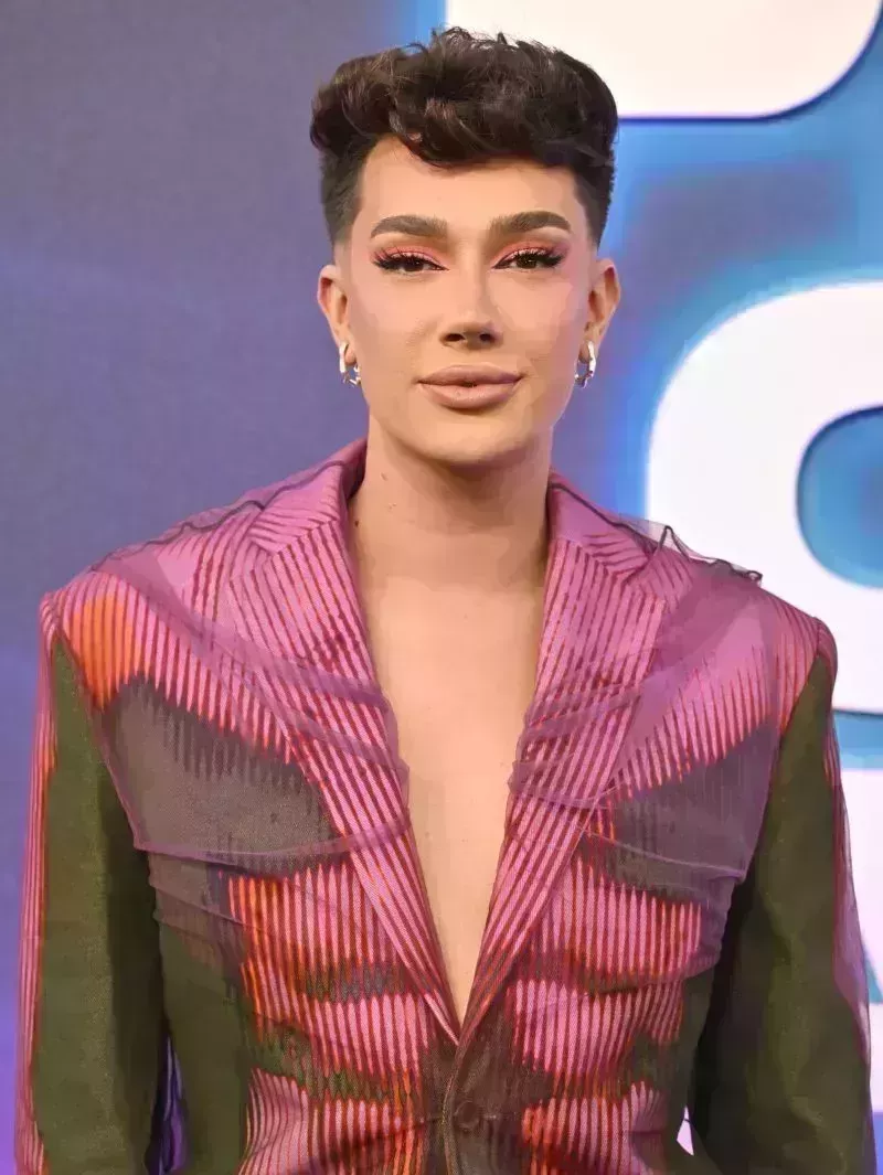 Escándalos de James Charles: Disculpas, acusaciones, más