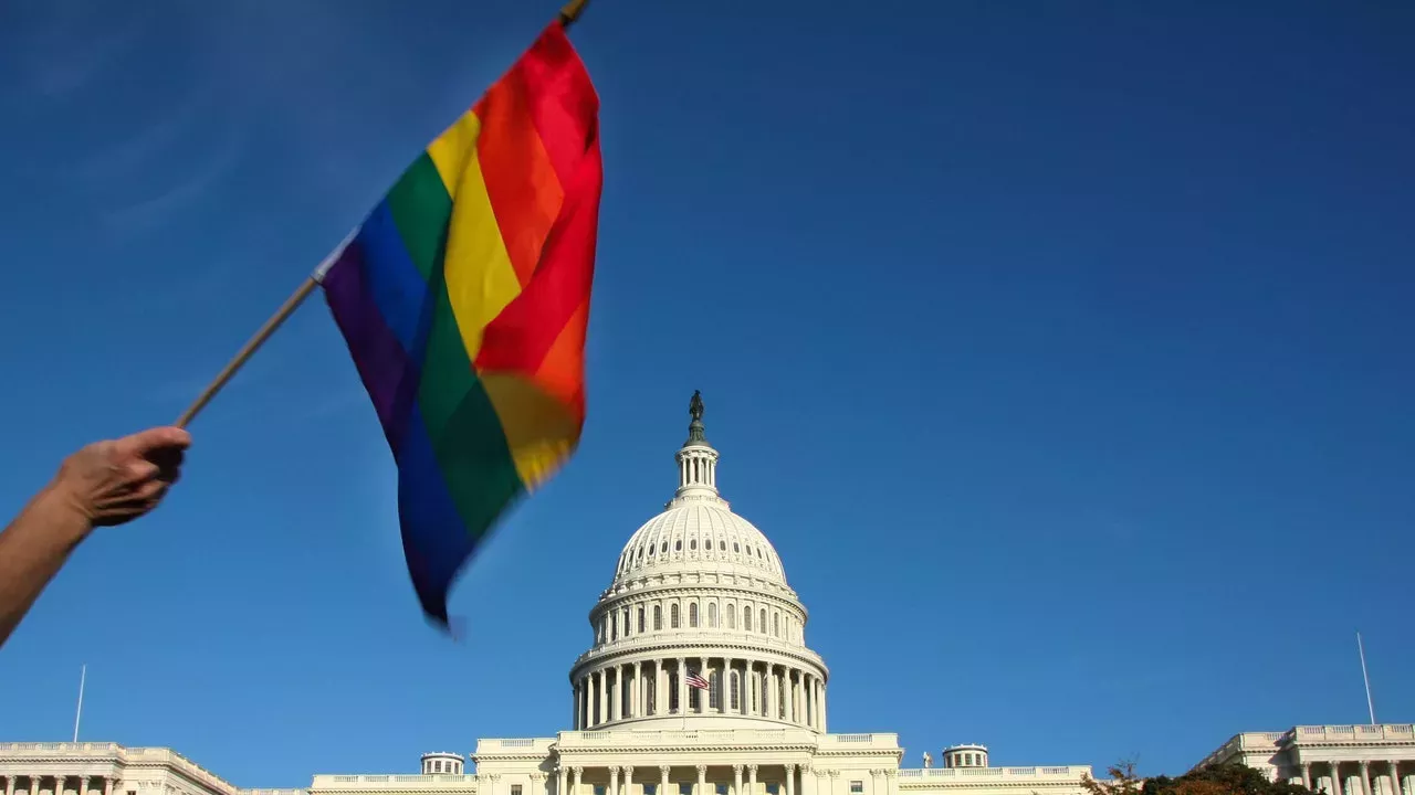 Este proyecto de ley amenaza el acceso a las comunidades LGBTQ+ en línea