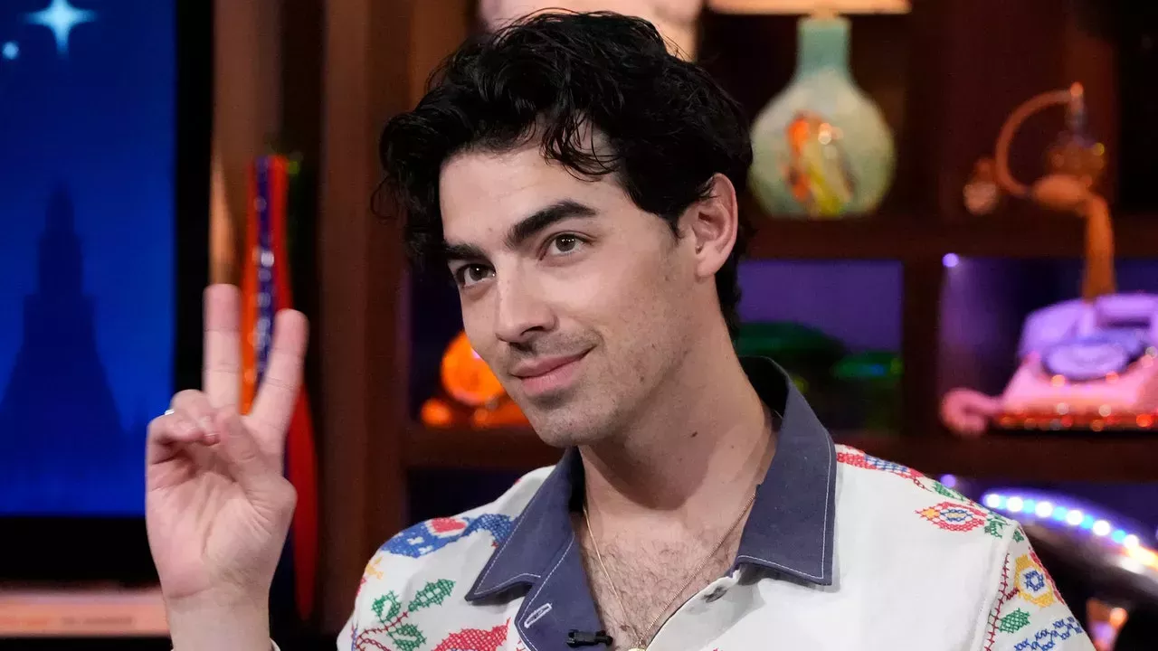 Joe Jonas confiesa que una vez se hizo caca encima en plena actuación