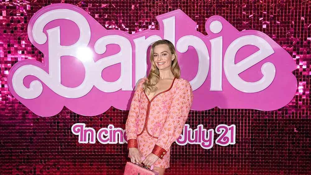 La máquina publicitaria rosa de Barbie: Cómo Warner Bros. llevó a cabo la campaña de marketing del año