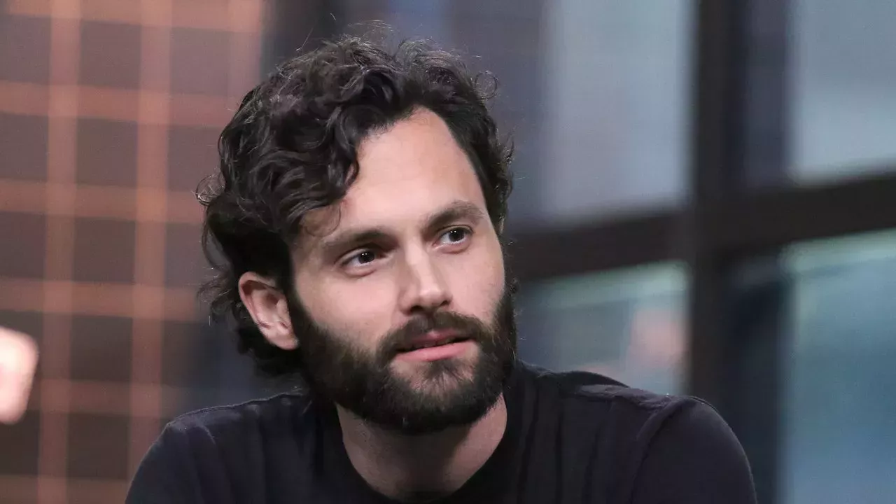 Penn Badgley se sincera sobre aceptar papeles porque "necesitaba trabajar"