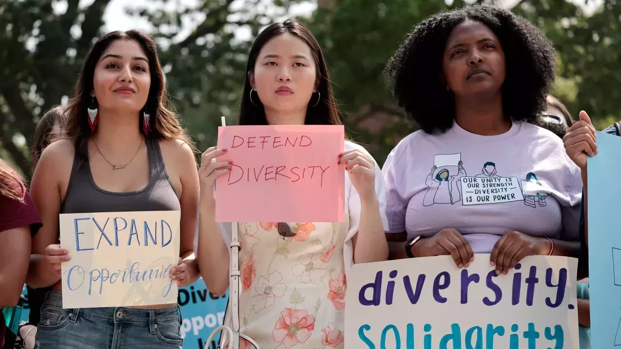 Como estudiantes asiático-americanos, seguiremos luchando por la igualdad racial en el campus