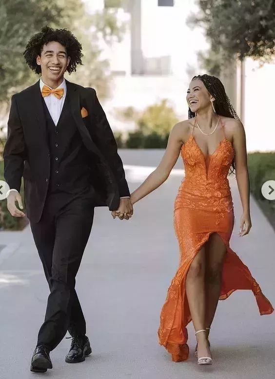 Los 50 mejores trajes de graduación para parejas en 2023